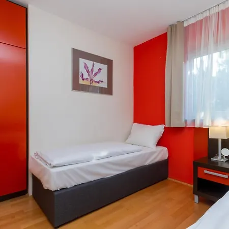 Appartement Marina Lebic 411 *