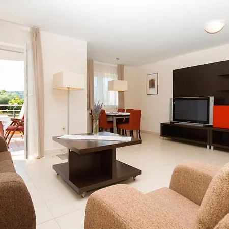Marina Lebic 411 Apartment *