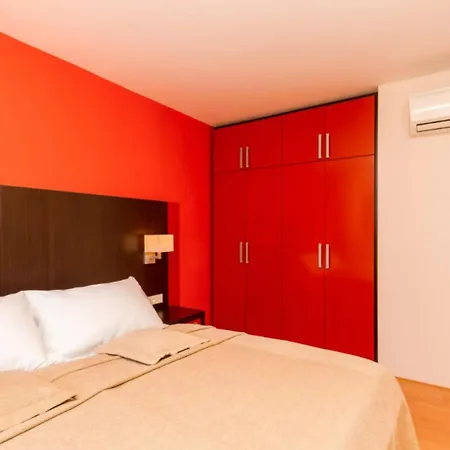 Apartment Marina Lebic 411 *
