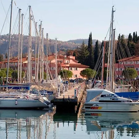 Marina Lebic 411 Apartamento *