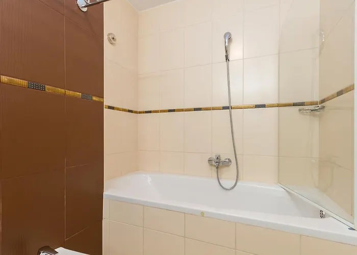 Marina Lebic 411 بورتوروز