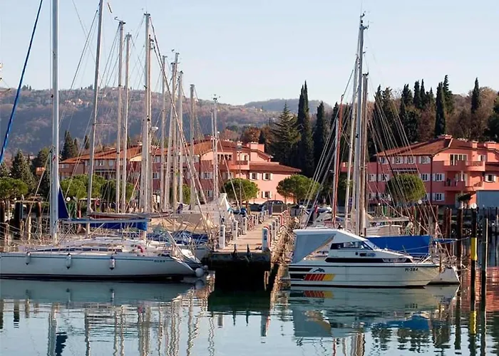 Marina Lebic 411 Apartman *